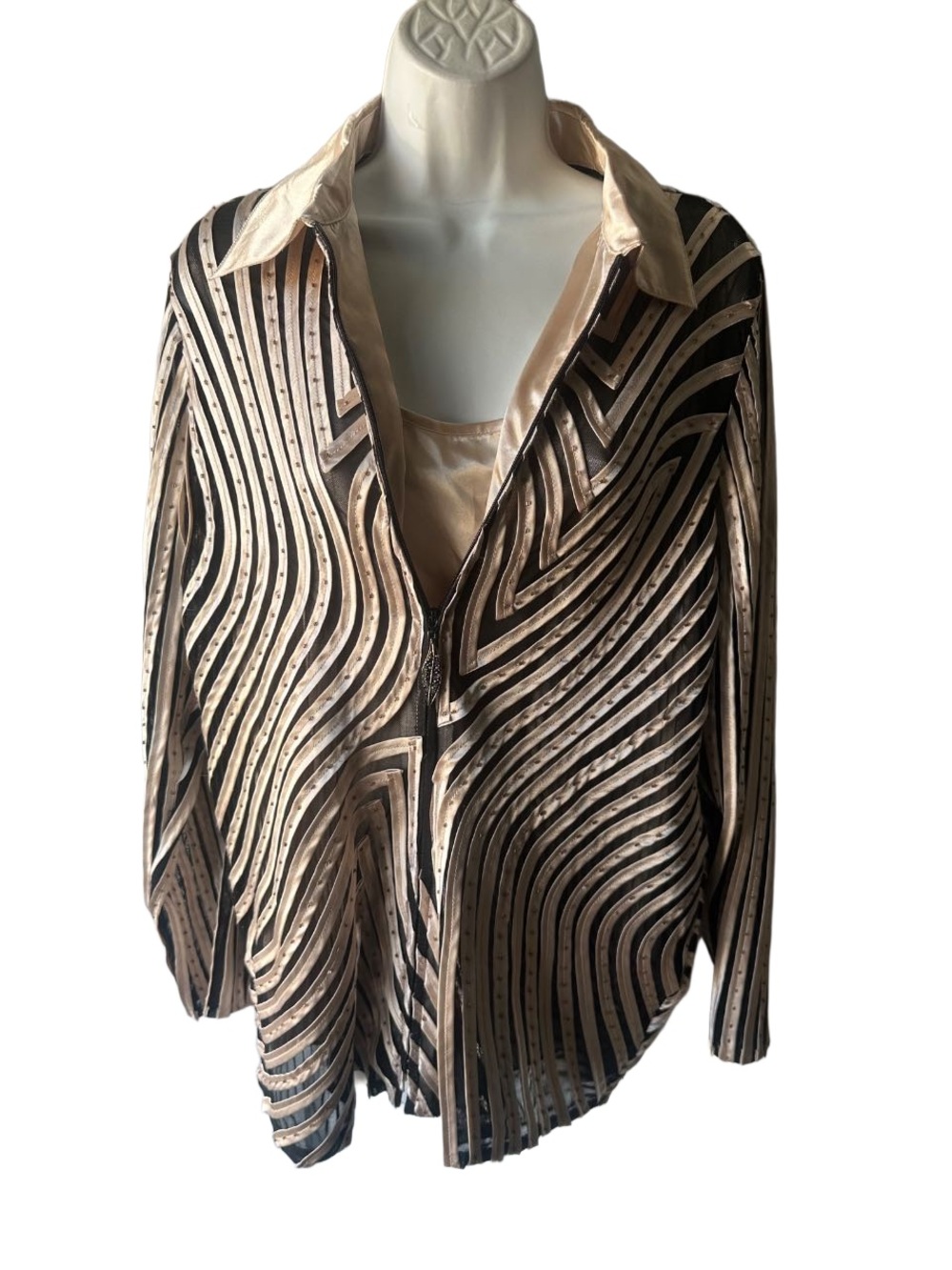 JS Boutique 18W Black Champagne Geometric Wave Zip Jacket Cami 2 Piece Set